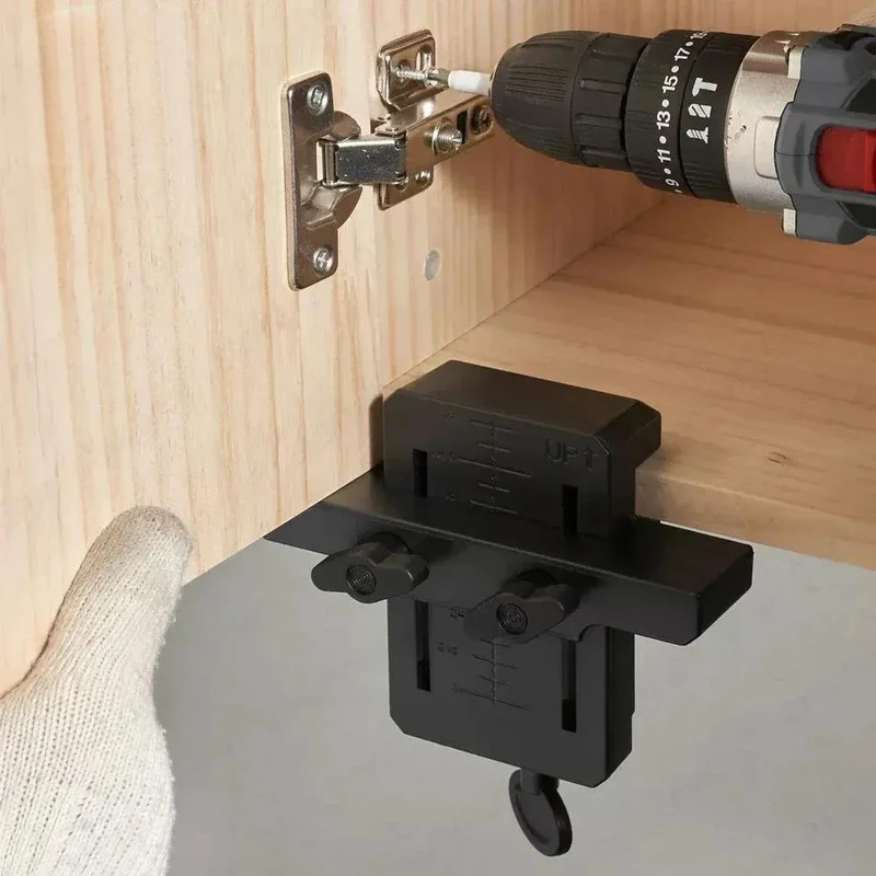 Nem Skabslågeinstallation – Hurtig og Præcis Justering