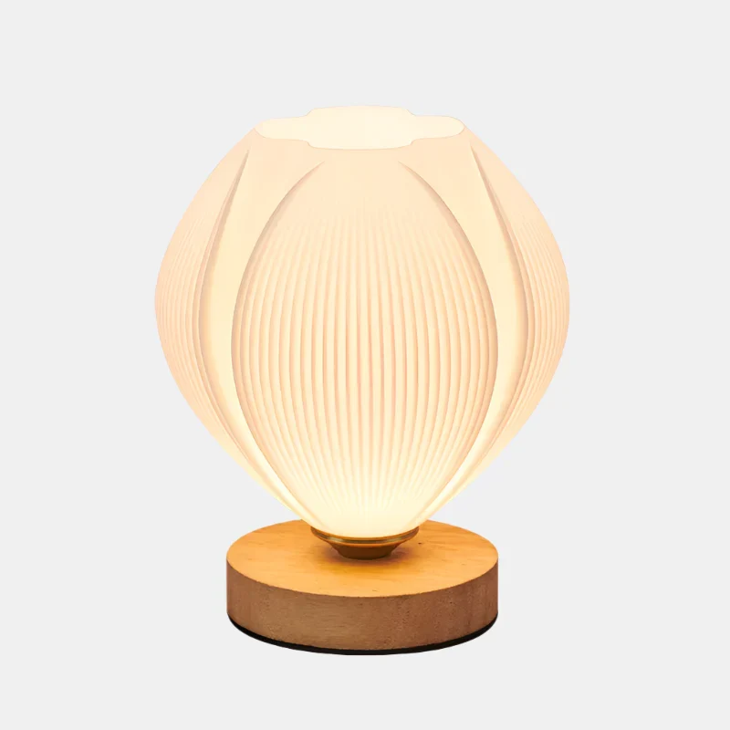 Elegant Træbordlampe med Beroligende Skandinavisk Belysning