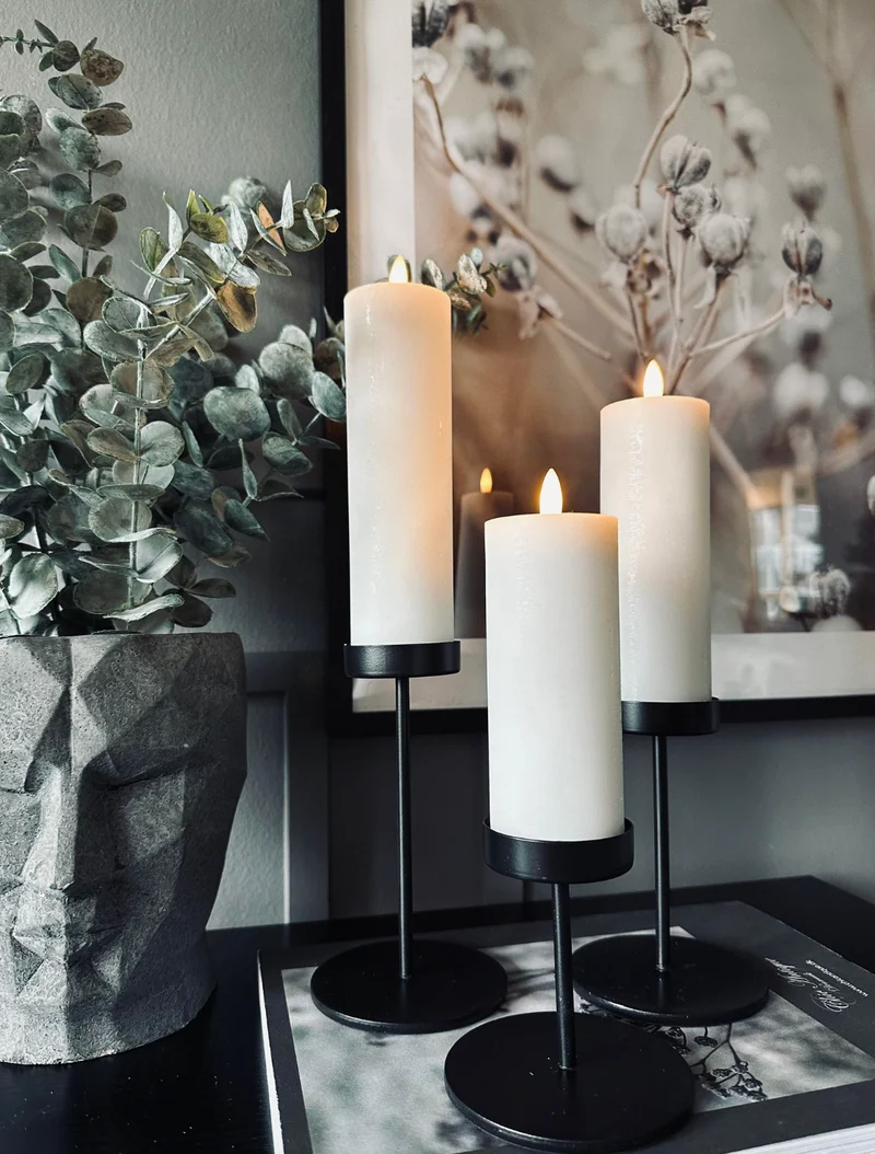 Minimalistiske Lysestager i Metal til Stilfuld Indretning