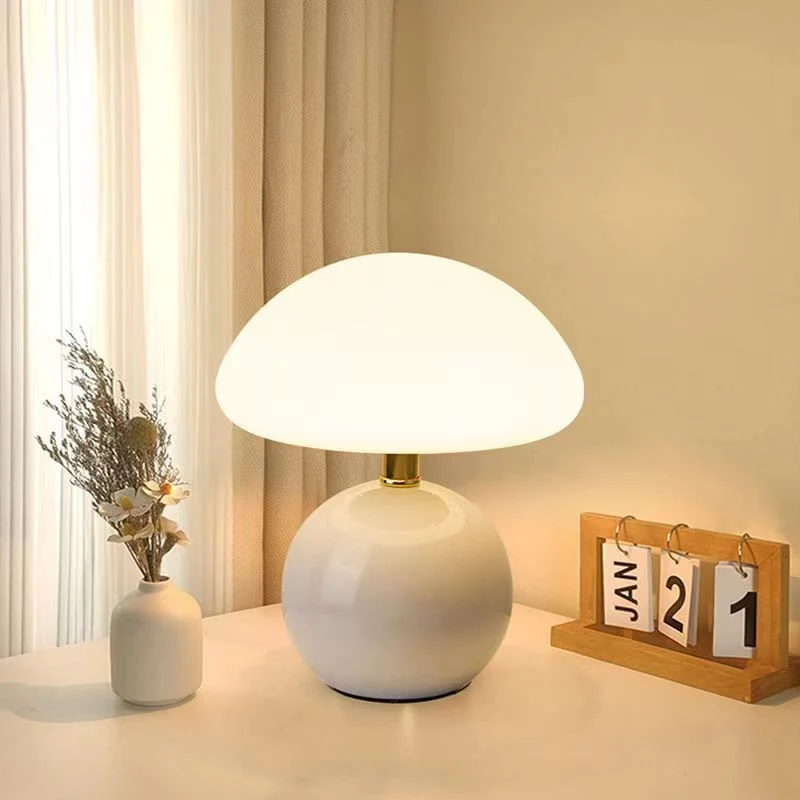Elegant Keramisk Bordlampe med Justerbar LED-lys