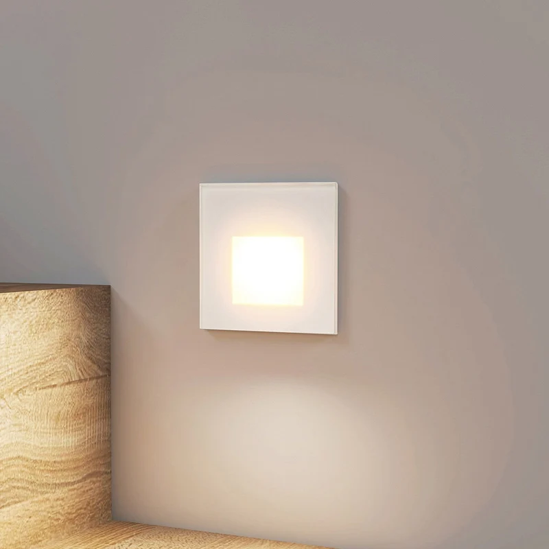 Elegant LED Væglampe i Hvid til Moderne Indretning