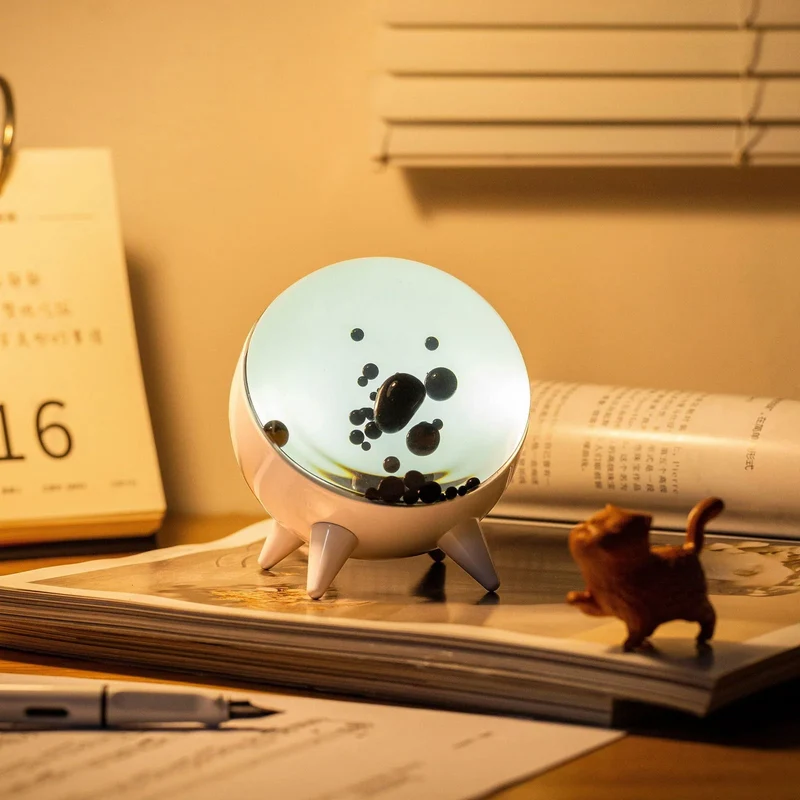 Trådløs Højttaler med Ferrofluid Display – Visuel Musikoplevelse